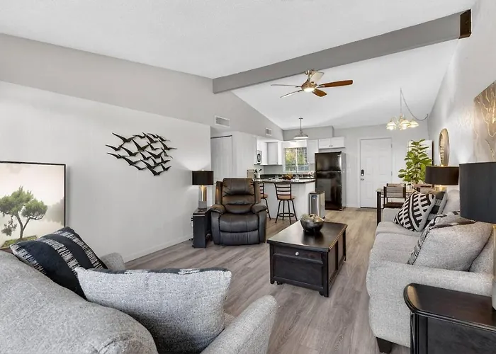 Healing Haven Near Banner Heart Hospital Apartment *